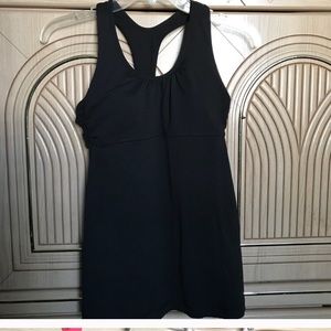 Black  Lulumon tank size 6 with detachable bra .